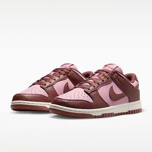 Nike Dunk Low shoes